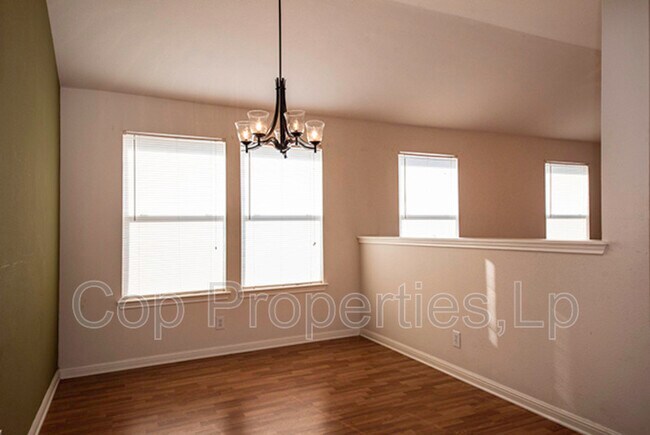 Building Photo - 8422 Whitebrush