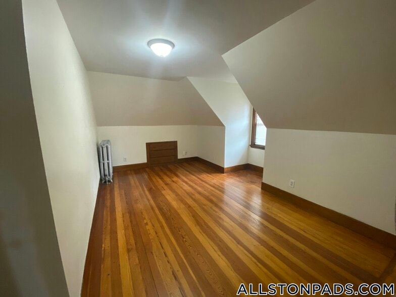 Building Photo - 14 Gardner St