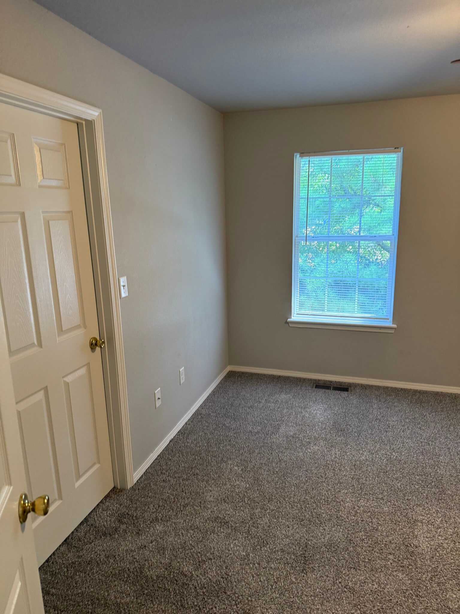 2nd bedroom - 2317 W Skyler Dr