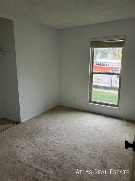 Building Photo - 2252 S Memphis St