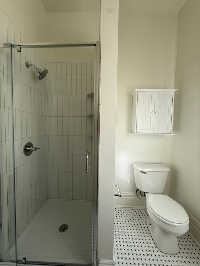 Building Photo - Renovated Historic Home