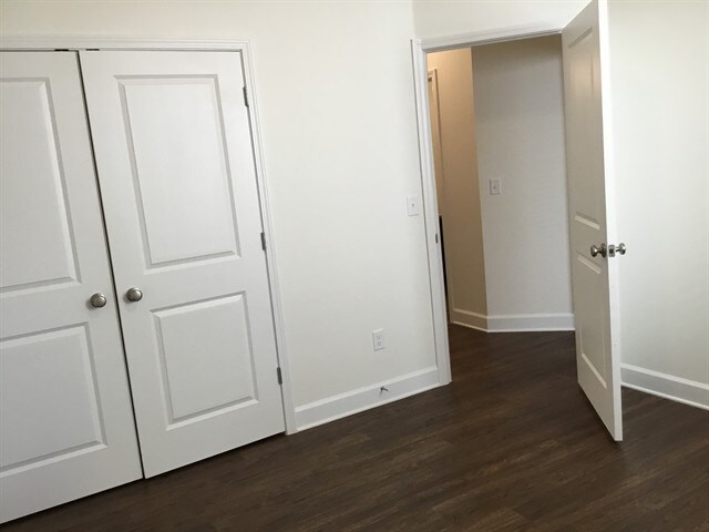 Building Photo - 3080 Creek Village Ln