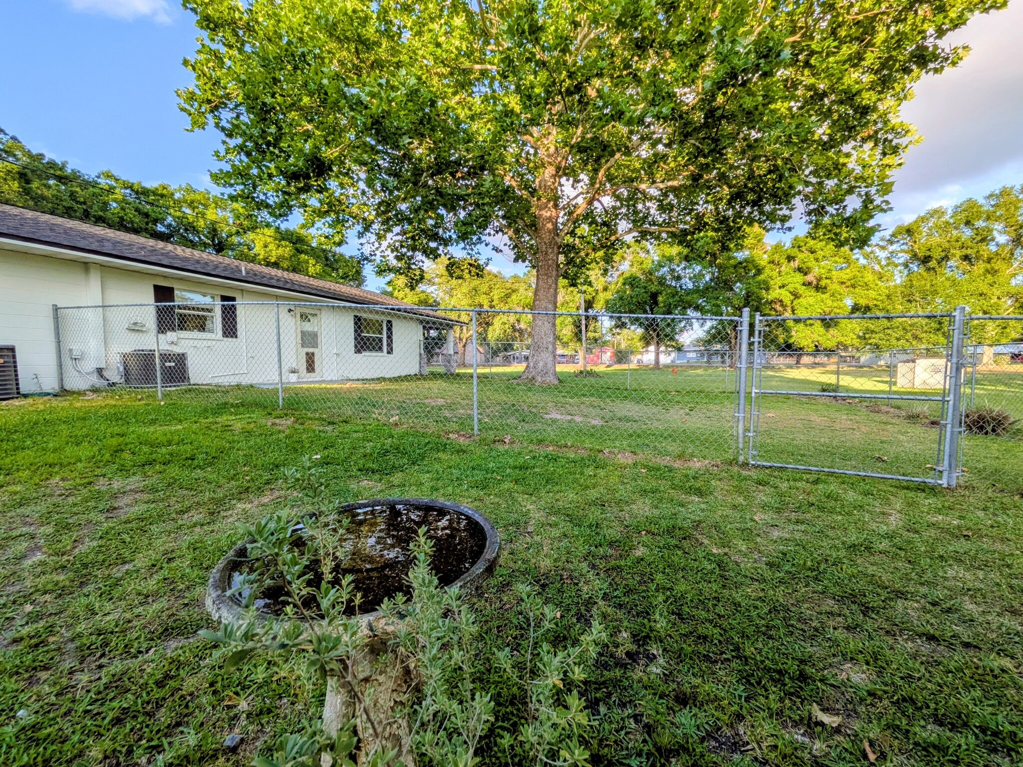 Building Photo - 5740 Floy Dr