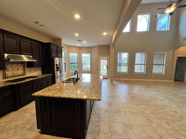 Building Photo - 7007 Fall Creek Ln