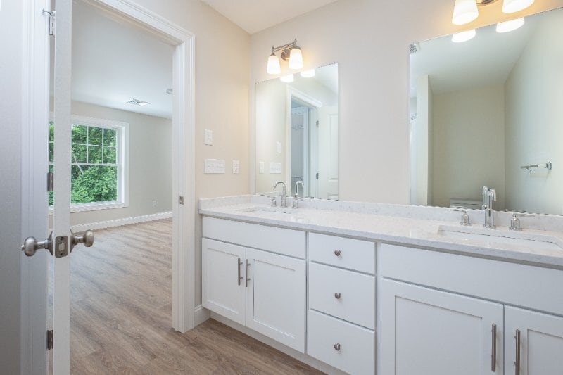 Building Photo - 17 Edgewater Cir