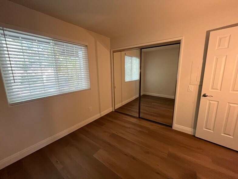 Building Photo - 16274 Avenida Venusto