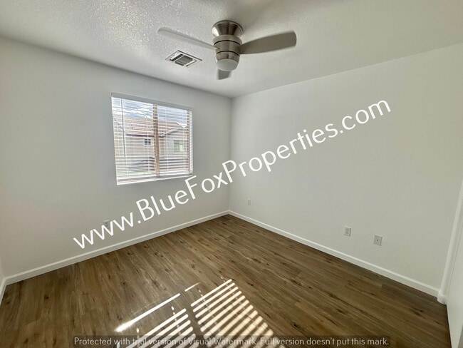 Building Photo - 10579 E Pleasant Pasture Dr