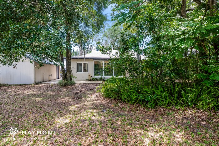 Building Photo - 101 Lake Winnemissett Dr