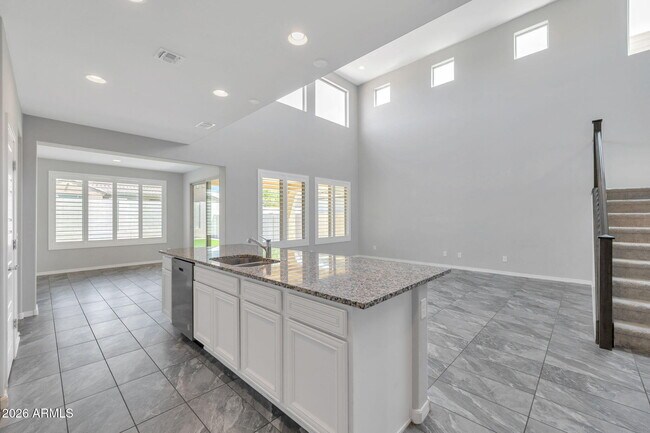 Building Photo - 5819 N 88th Ln