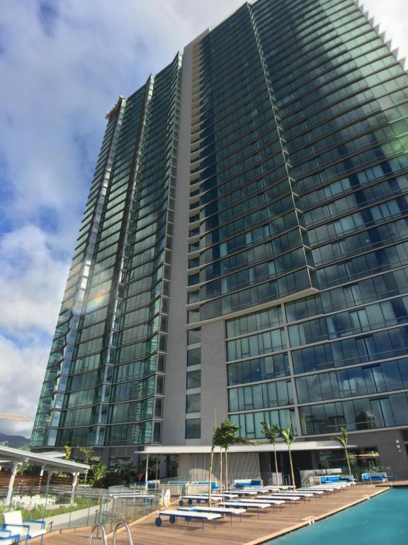 Building Photo - 1001 Queen St