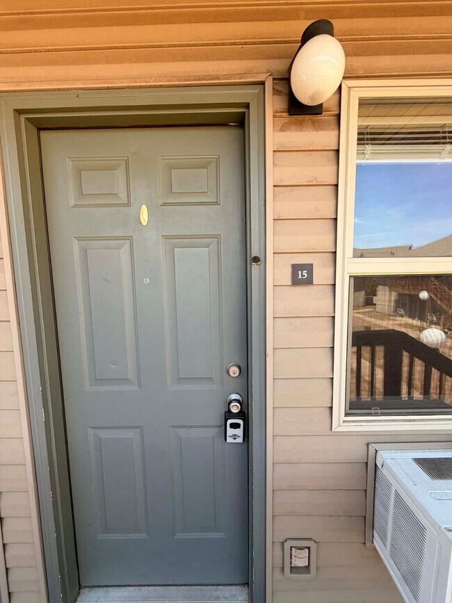 Building Photo - Lioncrest Apartments