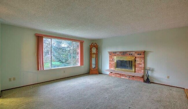 Building Photo - 19006 9th Ave Ct E