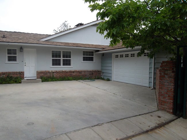 Primary Photo - 3751 Stone Canyon Ave