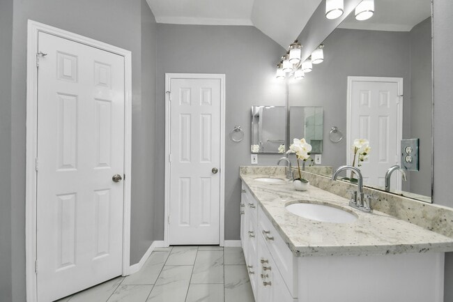 Building Photo - 7102 Verde Meadow Ct