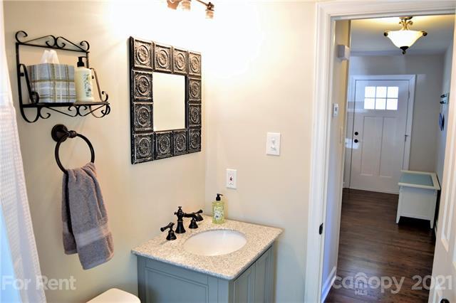 Building Photo - 201 Gamble St