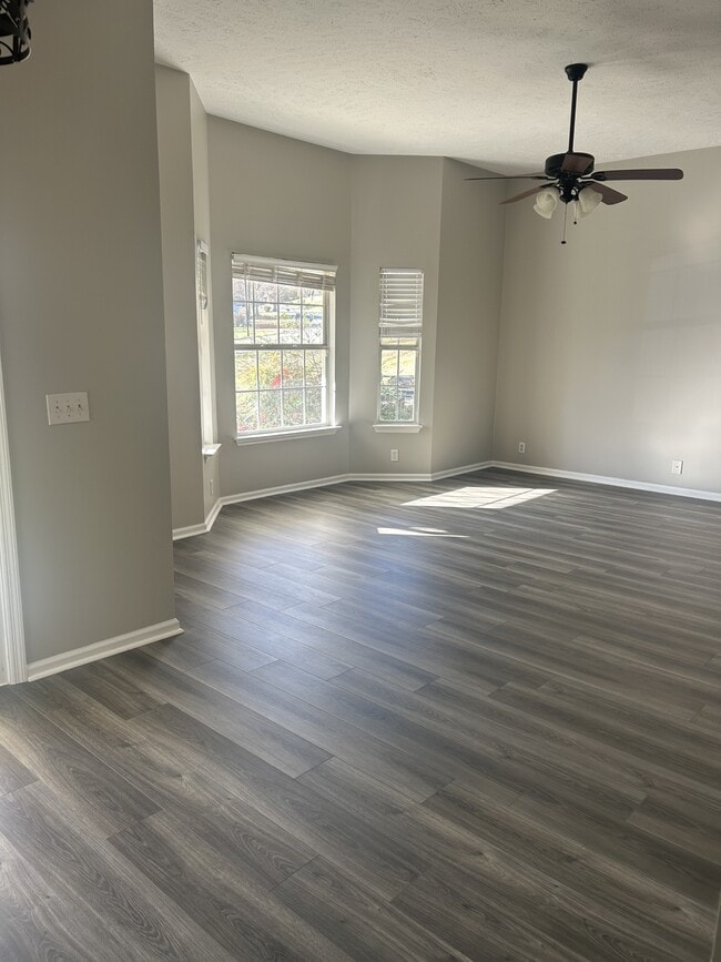 Building Photo - 533 Woodland Hills Dr