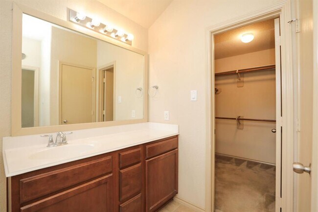 Building Photo - 20427 Shiloh Mist Ln