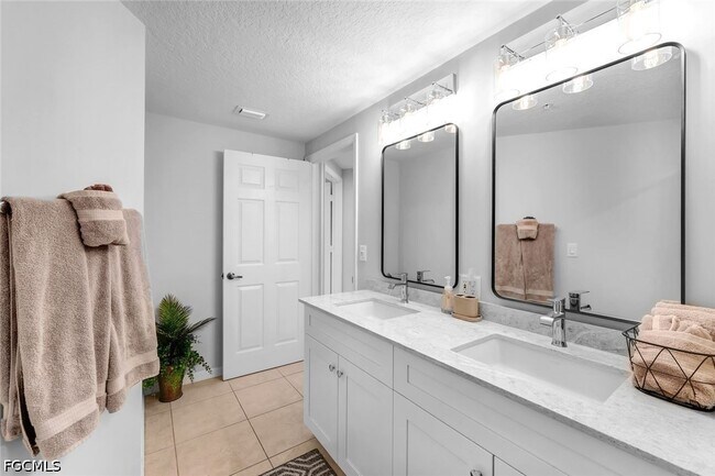 Building Photo - 8751 Estero Blvd