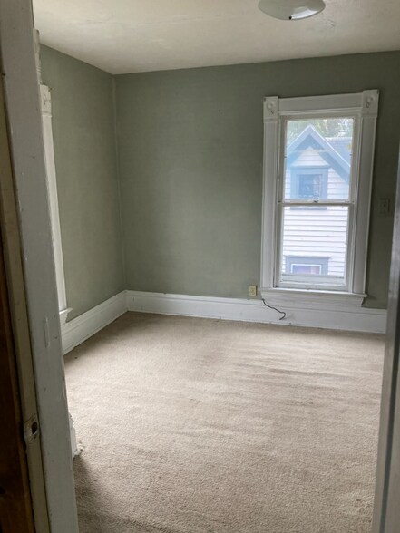 Building Photo - 805 4th St SW