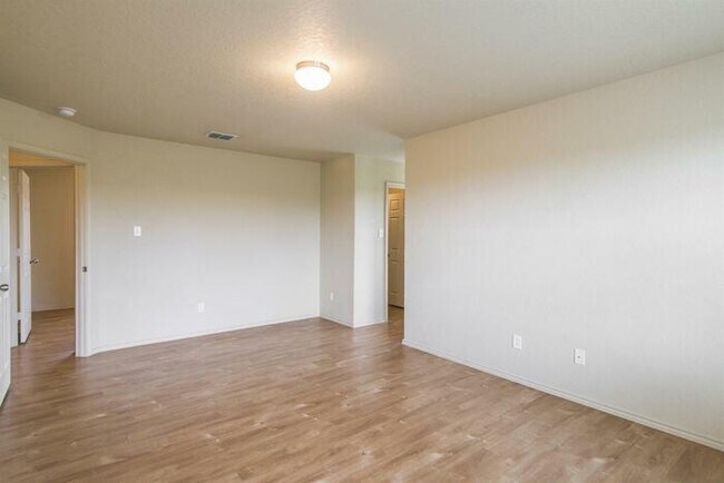 Building Photo - 2110 Bigmouth Rod