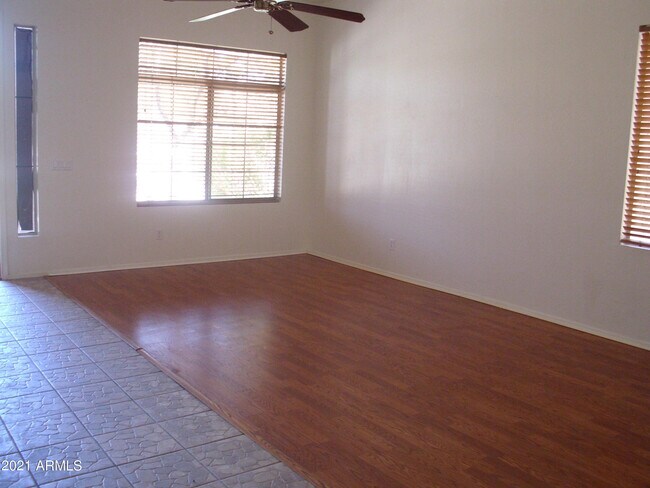 Building Photo - 6933 W Remuda Dr