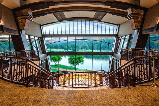 Building Photo - 213 White Mountain Meadows Dr