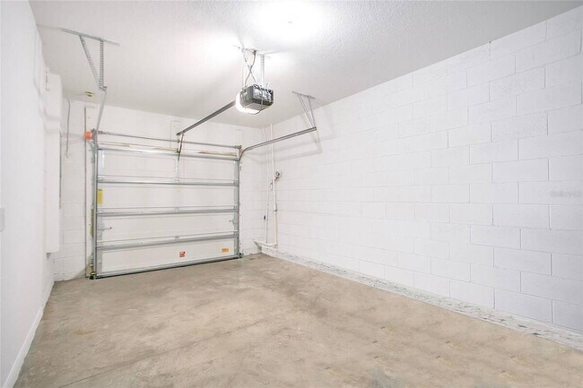 Building Photo - 2026 Crape Jasmine Ln