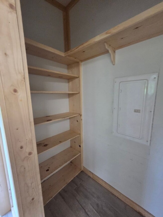 Building Photo - $1,800 - 3 Bedroom 3 Bathroom Unfurnished Home in Tatham Mountain Park
