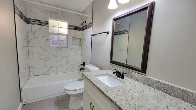 Building Photo - 3819 Heatherbrook Dr