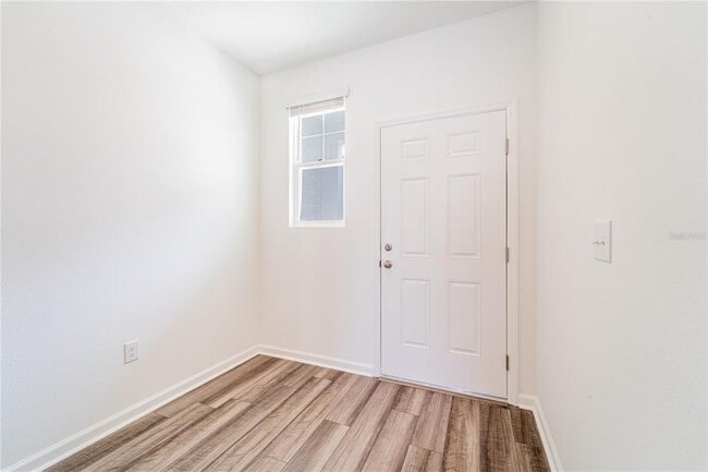 Building Photo - 6174 Daerr Rdg St