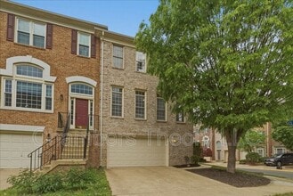 Building Photo - 6400 Gladys May Ln