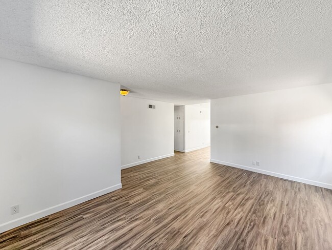 Building Photo - Beautiful 4B/2BA Home in Poway Available for Rent!