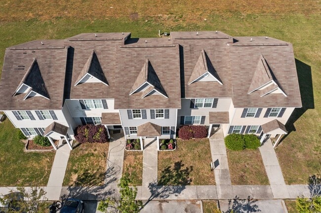 Building Photo - Welcome to Raymond's Landing!