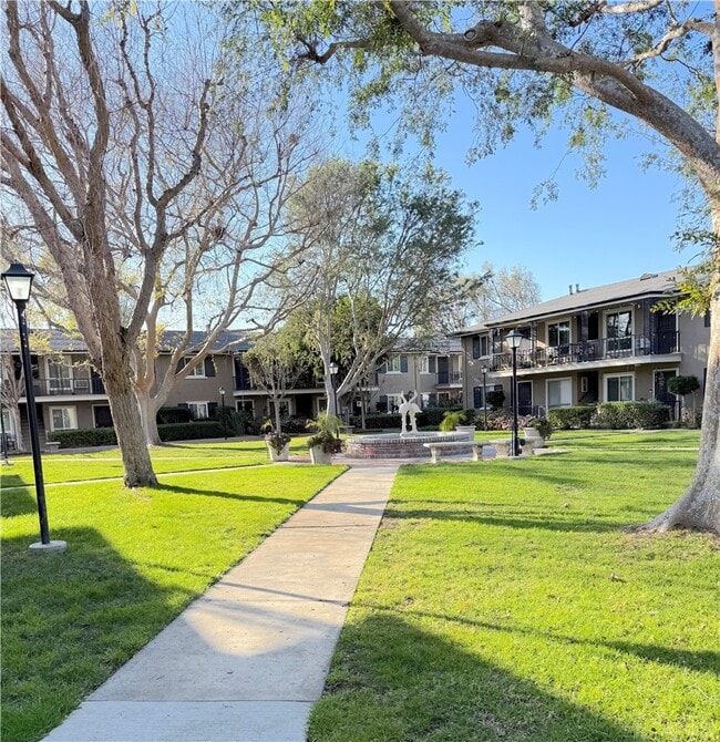 Building Photo - 660 S Glassell St