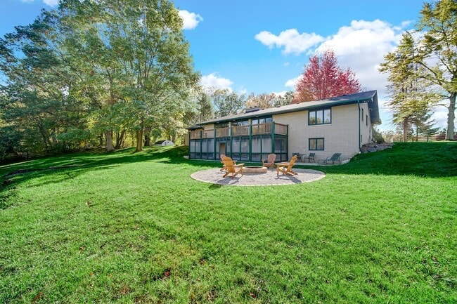 Building Photo - 6271 N 525 W