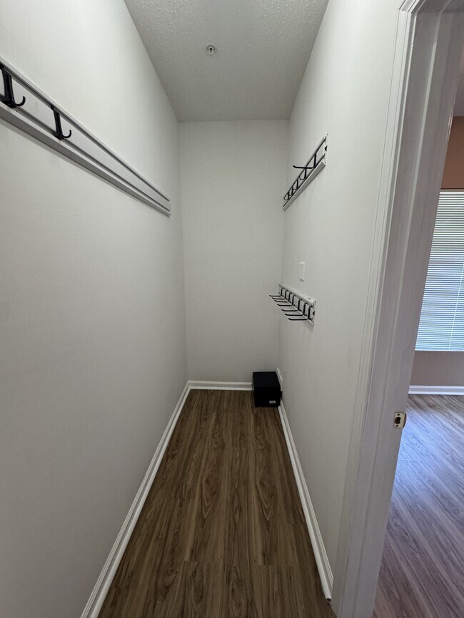 Building Photo - 9768 Leyland Dr