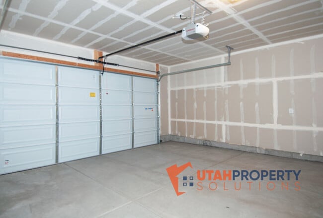 Building Photo - 1026 W 430 S