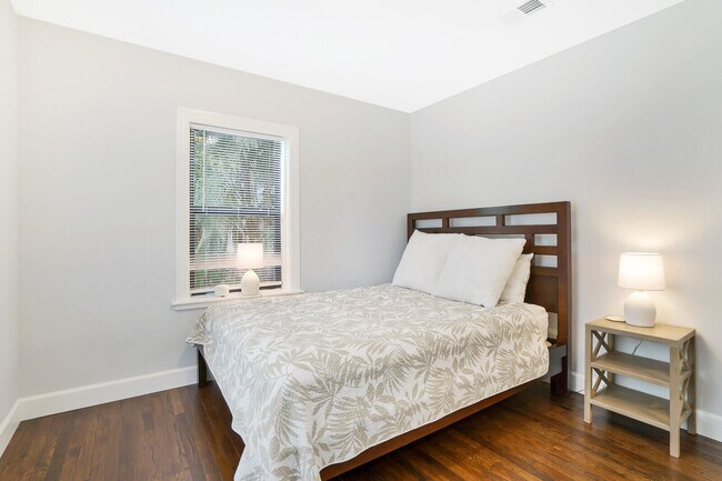 Building Photo - 413 36th St