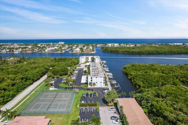 Building Photo - 689 NE 6th Ct