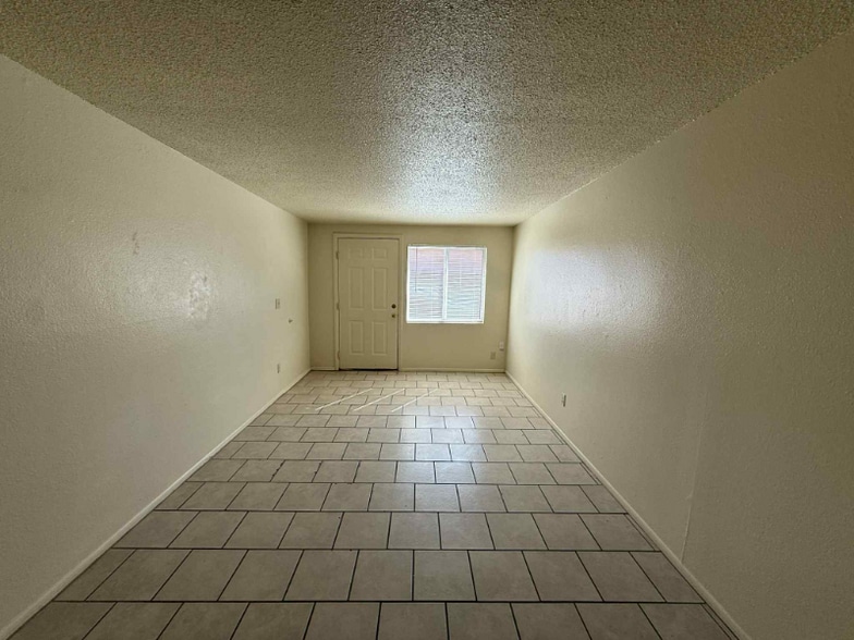 Building Photo - 5425 E 30th St