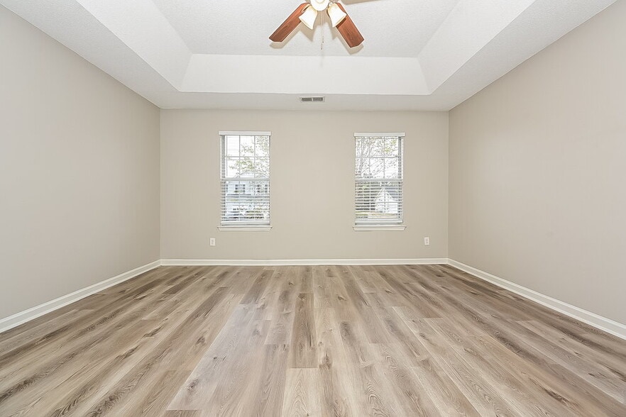 Building Photo - 5622 Glen Ridge Bend