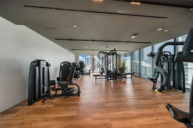 Building Photo - 1400 Biscayne Blvd