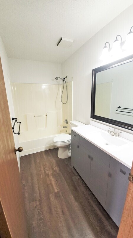 Building Photo - 412 N 18th Ave