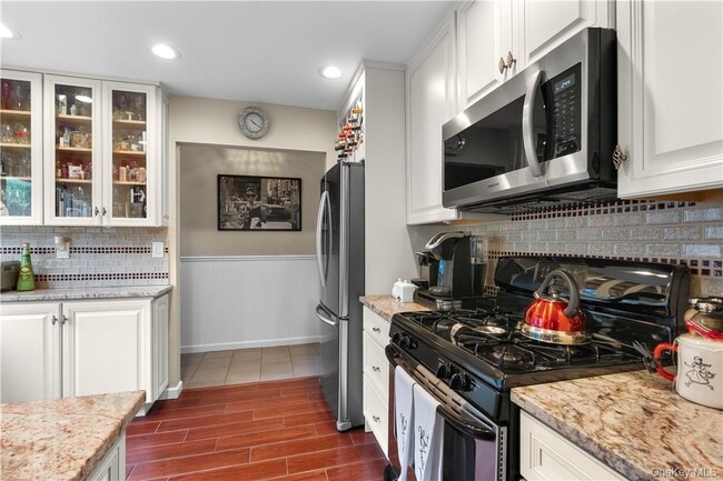 Building Photo - 67 Park Dr