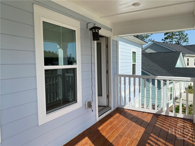 Building Photo - 145 Binscombe Ln