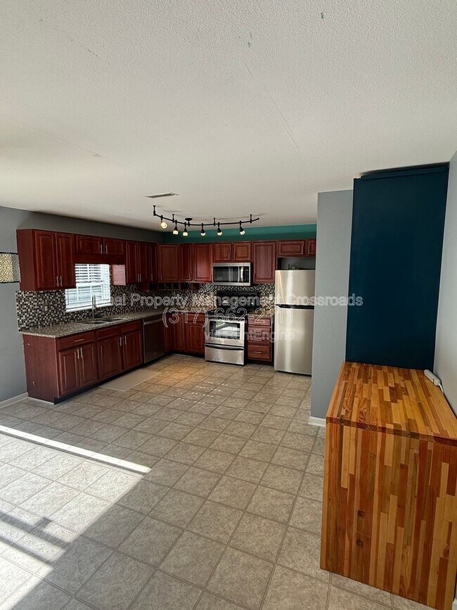 Building Photo - 1455 Bearsden Dr