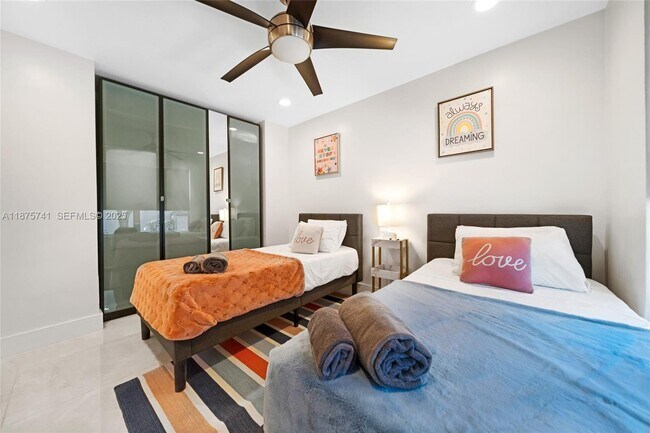 Building Photo - 31 SE 12th St