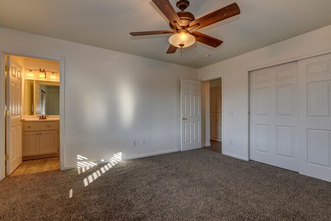 Building Photo - 8660 E Manley Dr
