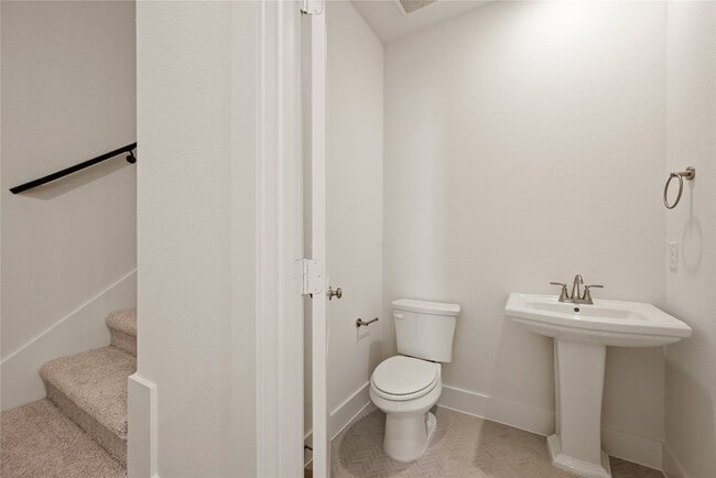 Building Photo - 9613 Dahlia Blvd