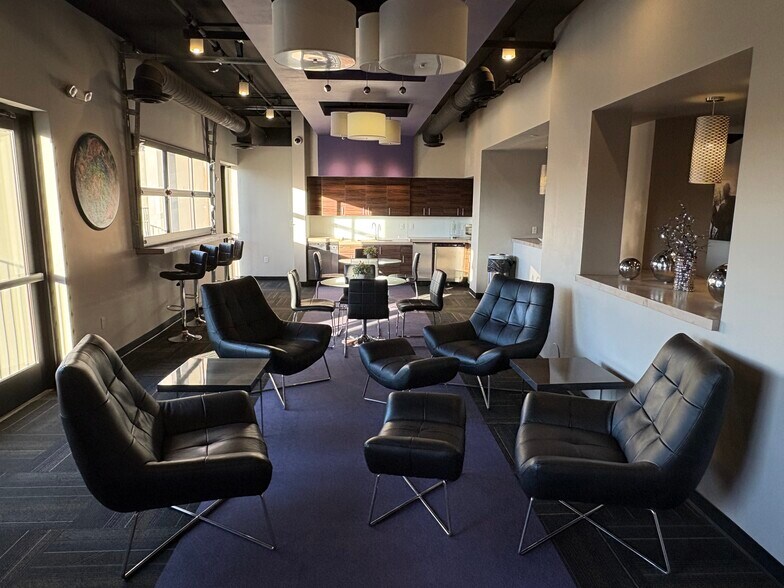 Lounge - 535 W Thomas Rd